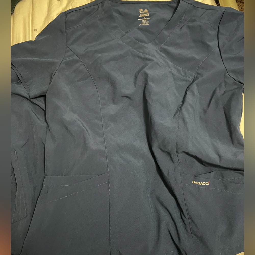 Navy blue scrub set size M!